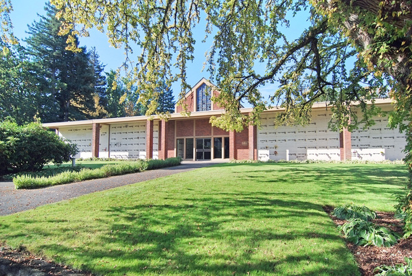Belcrest Memorial Park grounds