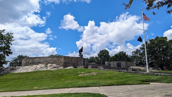 Bell Rock Memorial Park grounds