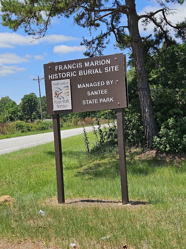 Belle Isle Plantation Cemetery grounds
