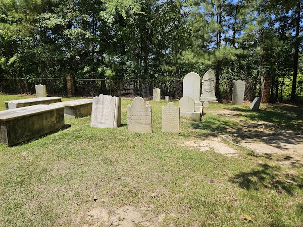 Belle Isle Plantation Cemetery grounds