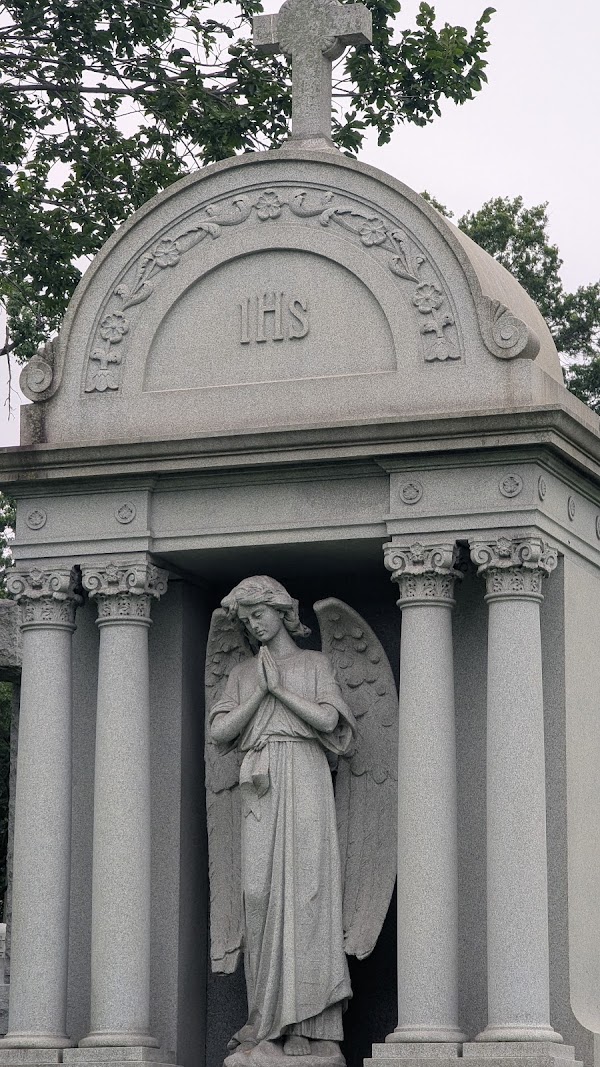 Bellefontaine Cemetery and Arboretum grounds