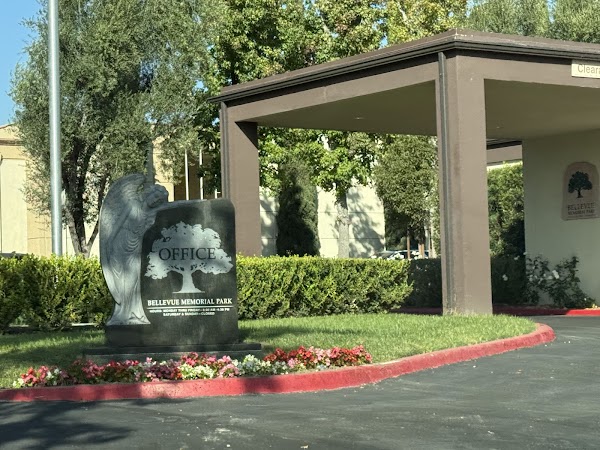 Bellevue Memorial Park grounds