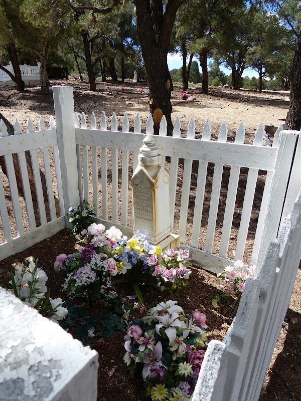 Belmont Cemetery grounds