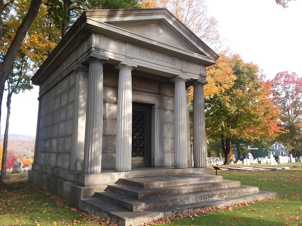 Bennington Centre Cemetery grounds