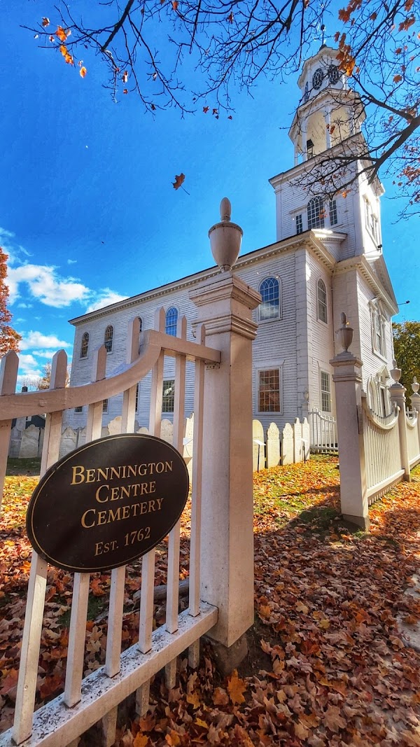Bennington Centre Cemetery grounds