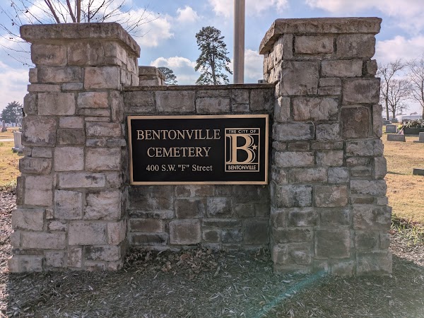 Bentonville Cemetery grounds