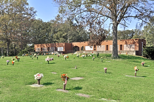 Bermuda Memorial Park grounds
