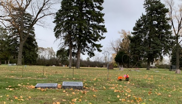 Beverly Cemetery grounds