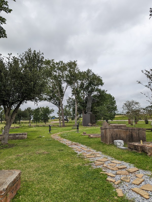 Bilbo Cemetery grounds