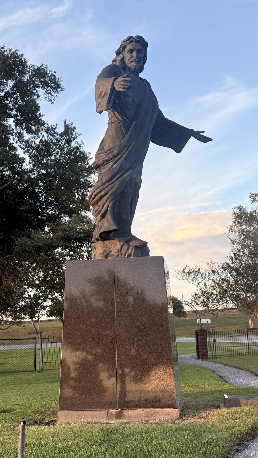 Bilbo Cemetery cemetery grounds and headstones