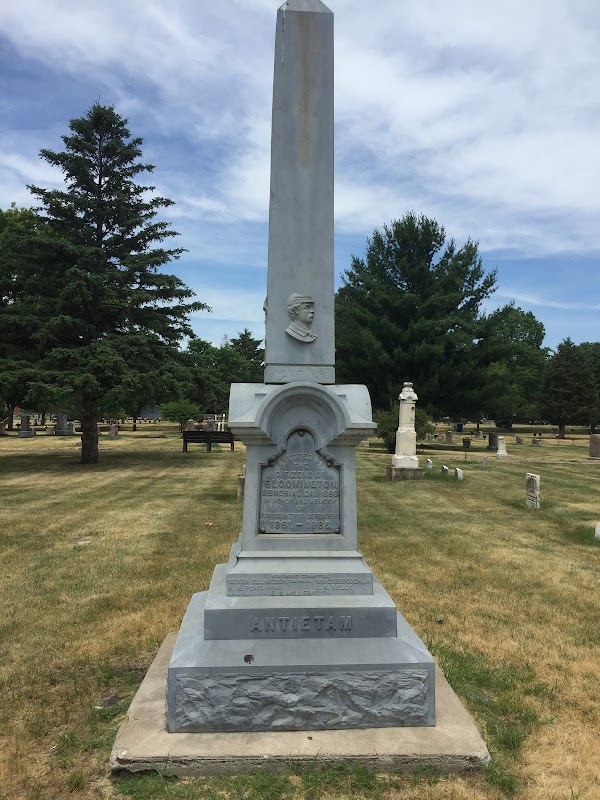 Bloomington Cemetery grounds