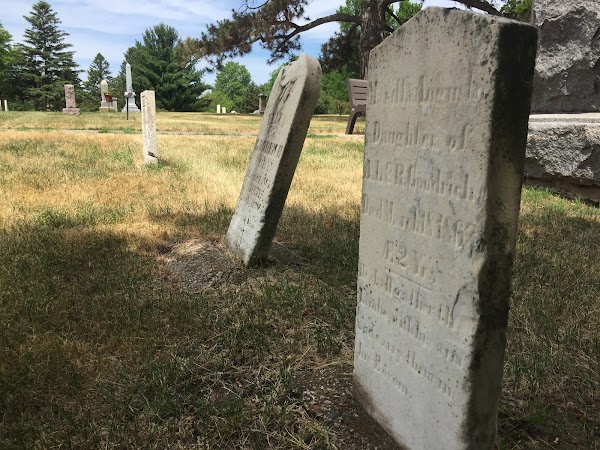 Bloomington Cemetery grounds