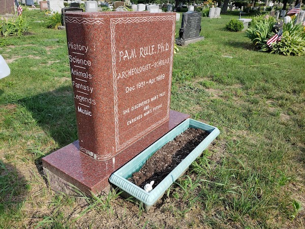 Blossom Hill Cemetery grounds