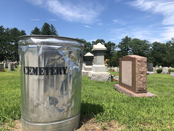 Blossom Hill Cemetery grounds