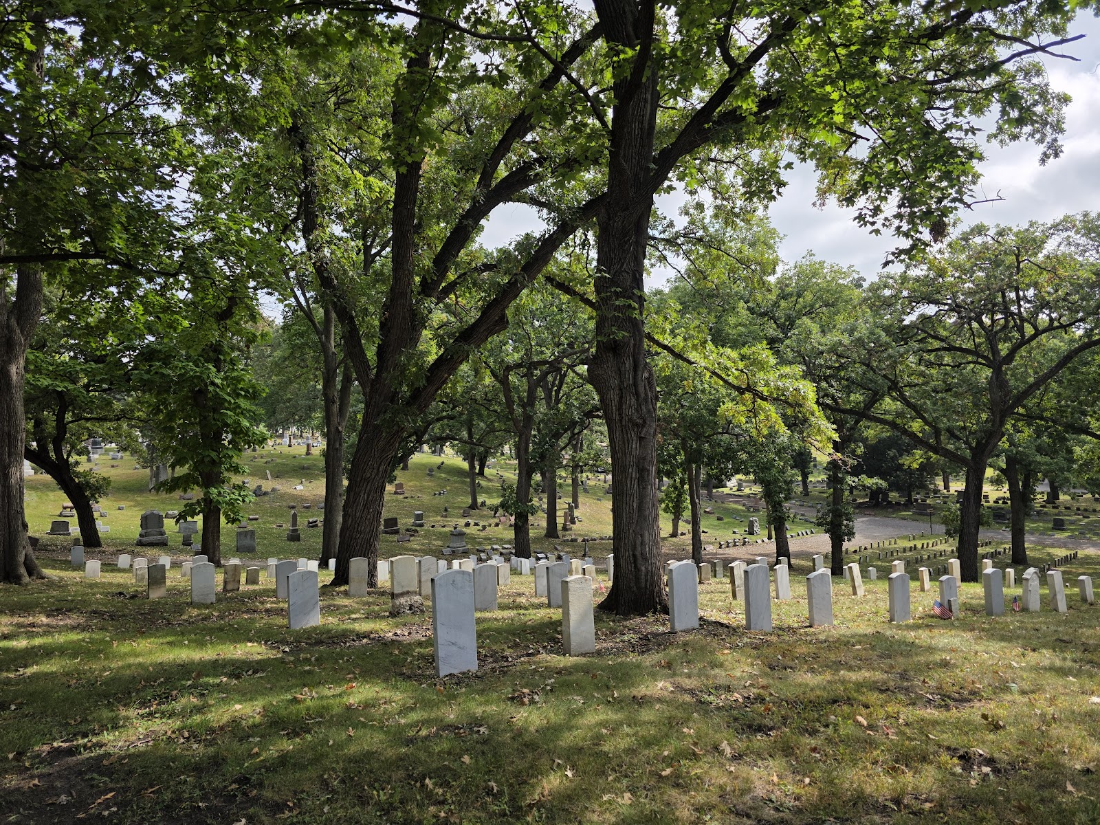 Bluff City Cemetery cemetery grounds and headstones