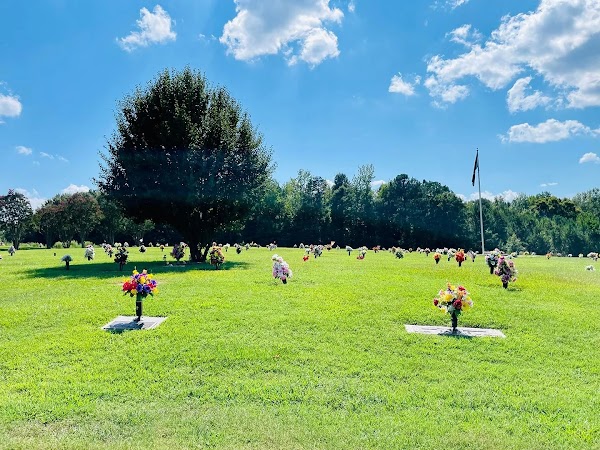 Boiling Springs Memorial Gardens grounds