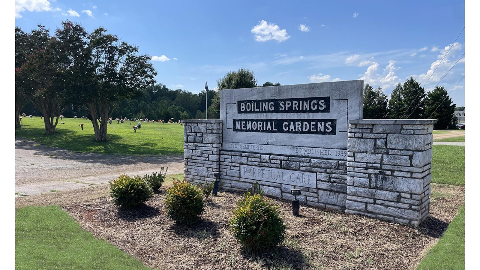 Boiling Springs Memorial Gardens cemetery grounds and headstones