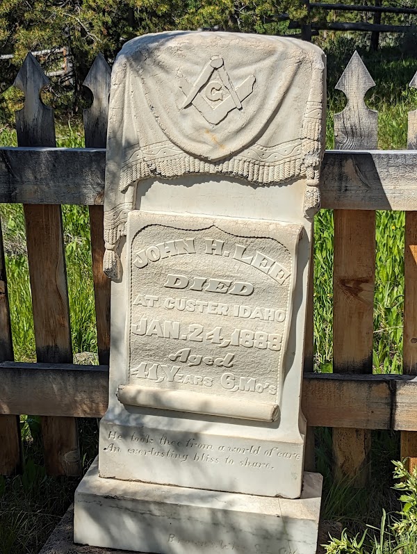 Bonanza Cemetery grounds