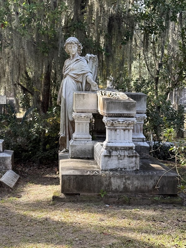 Bonaventure Cemetery grounds
