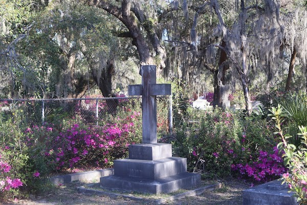 Bonaventure Cemetery grounds