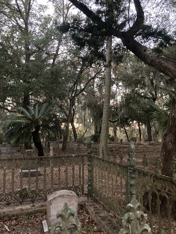 Bosque Bello Cemetery grounds