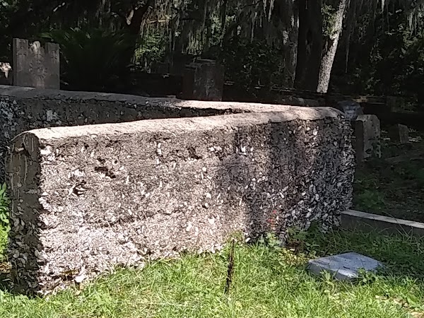 Bosque Bello Cemetery grounds
