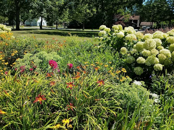 Bowman Memorial Park grounds