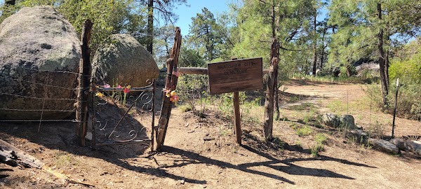 Bradshaw City Cemetery grounds
