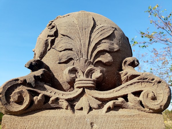 Branford Center Cemetery grounds