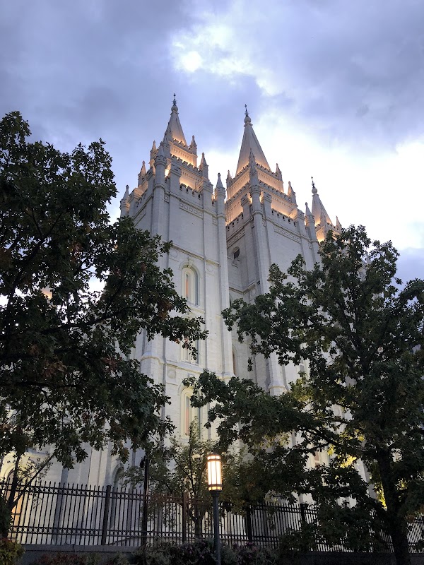 Brigham Young Monument grounds