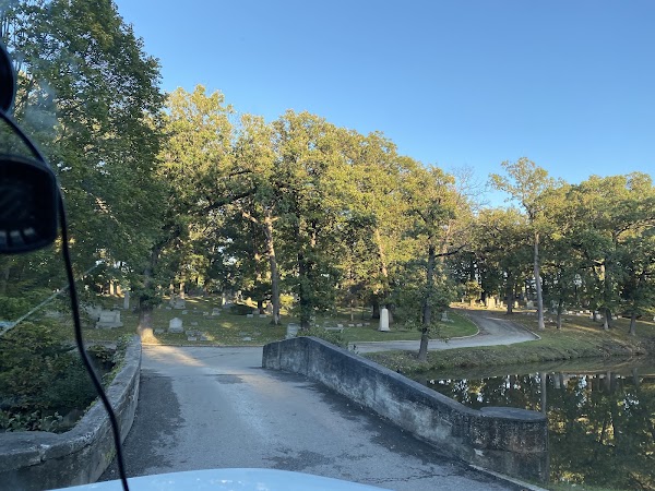 Bronswood Cemetery grounds