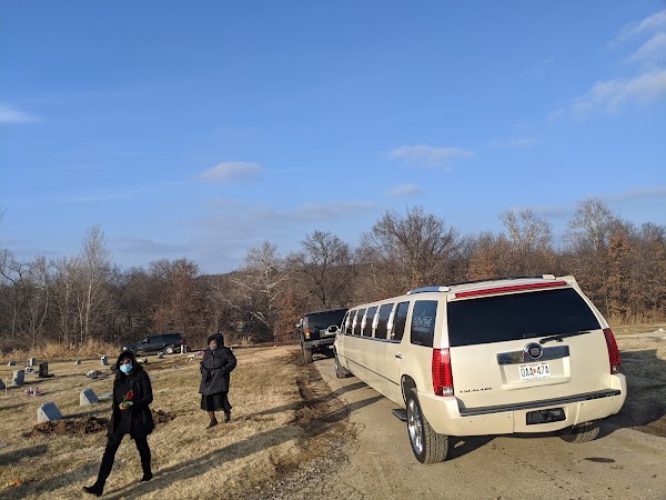 Brooking Cemetery grounds