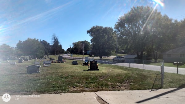Brooking Cemetery grounds