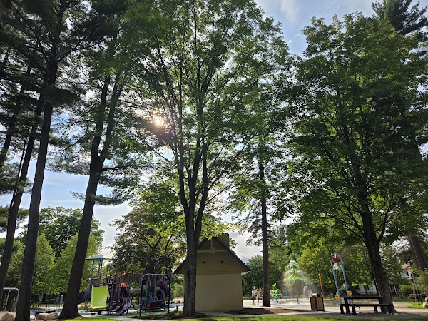 Brownson Memorial Park grounds