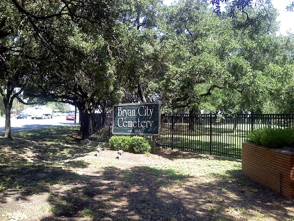 Bryan City Cemetery grounds