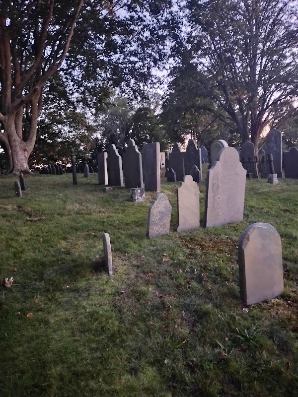 Burial Hill grounds