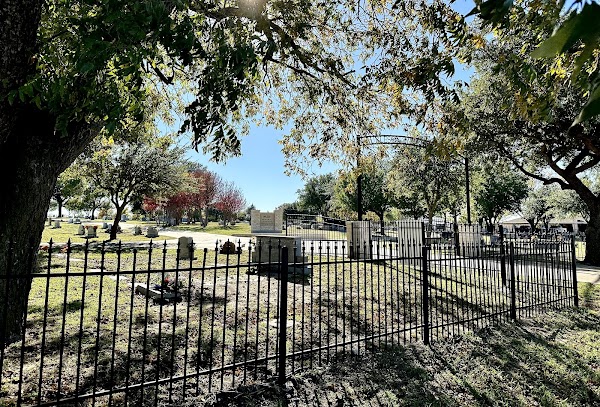 Burleson Memorial Cemetery grounds