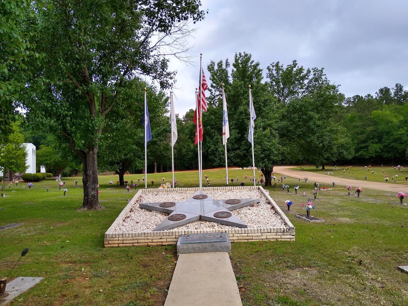Bush River Memorial Gardens cemetery grounds and headstones