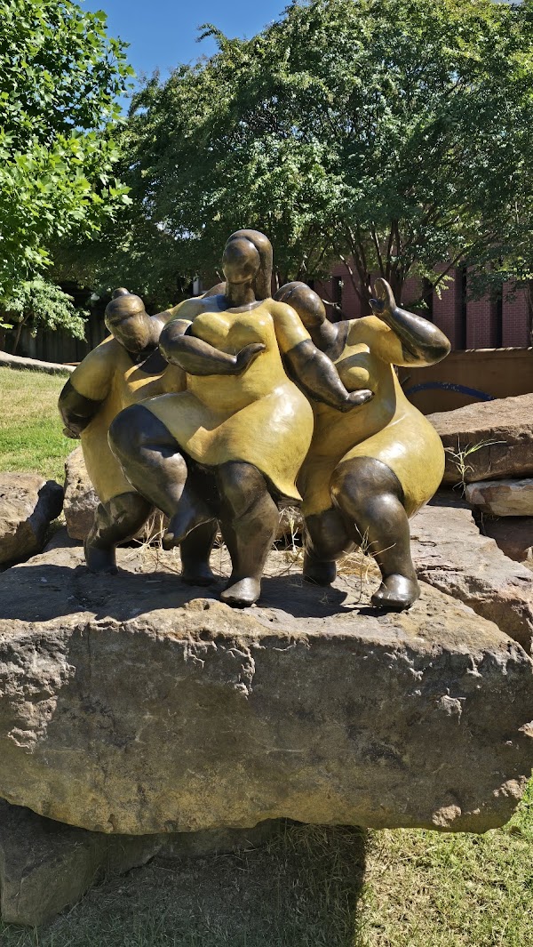 Bushy Memorial grounds