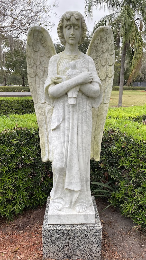 Calvary Catholic Cemetery grounds