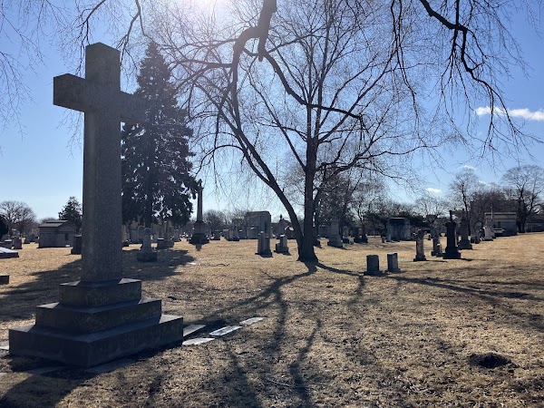 Calvary Catholic Cemetery grounds