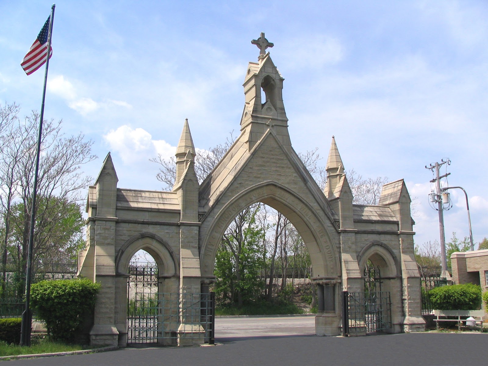 Calvary Catholic Cemetery cemetery grounds and headstones