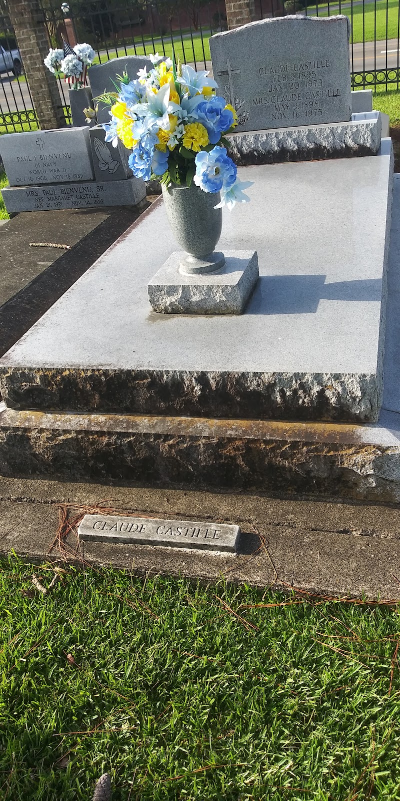 Calvary Cemetery cemetery grounds and headstones