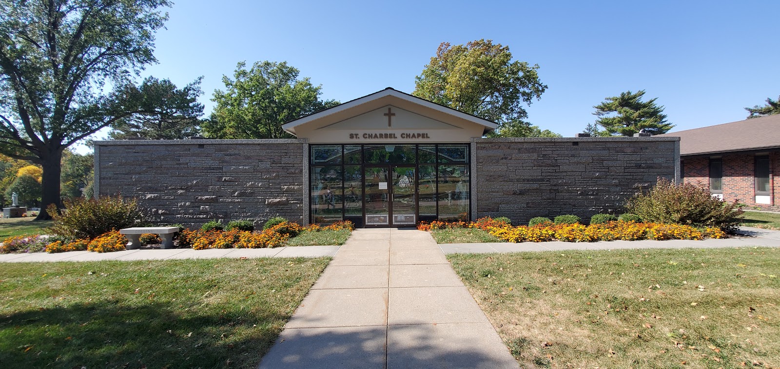 Calvary Cemetery & Mausoleum cemetery grounds and headstones
