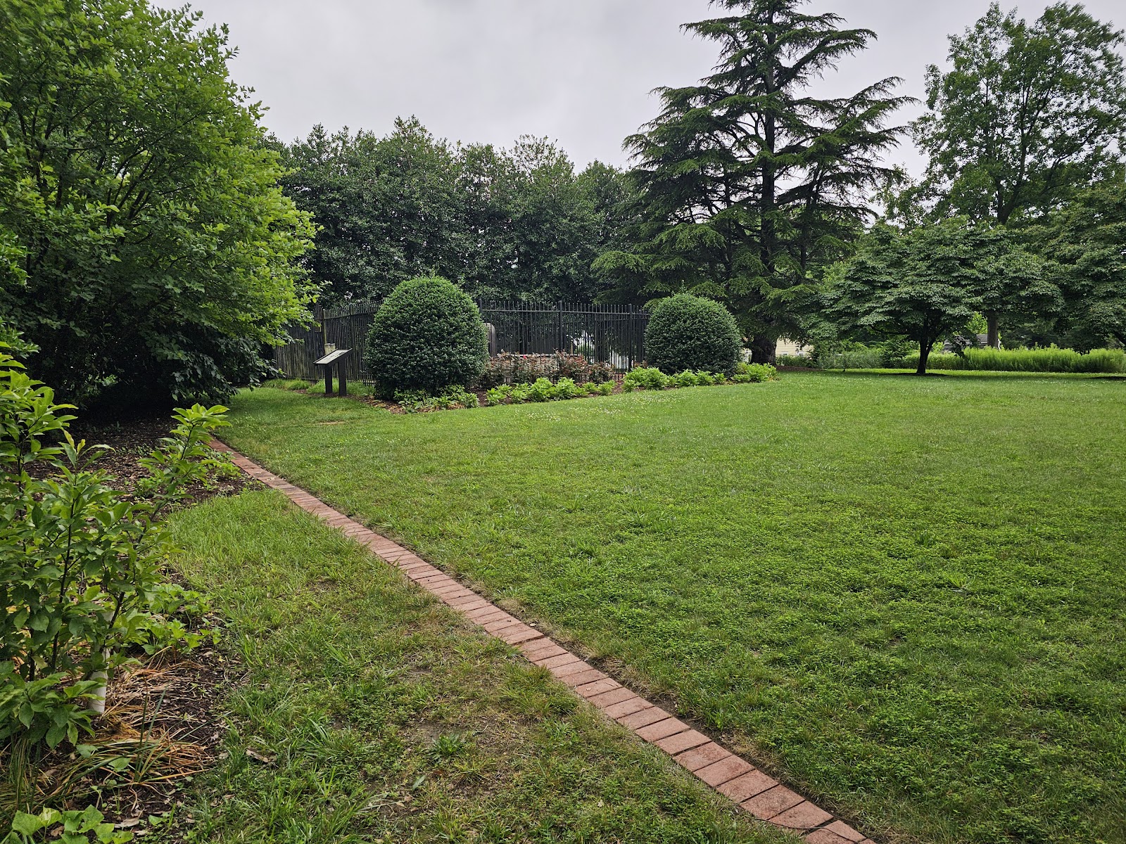 Calvert Family Cemetery and Memorial Park cemetery grounds and headstones