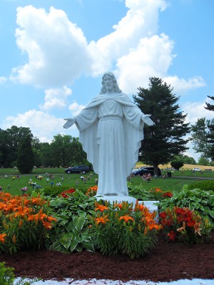 Campbellsville Memorial Gardens cemetery grounds and headstones