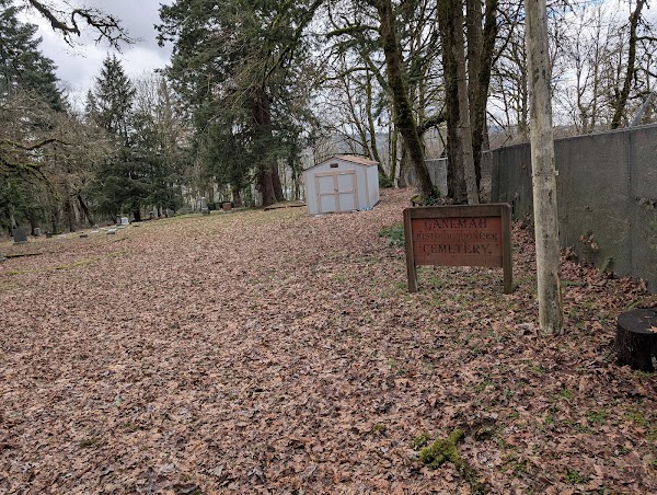 Canemah Pioneer Cemetery grounds