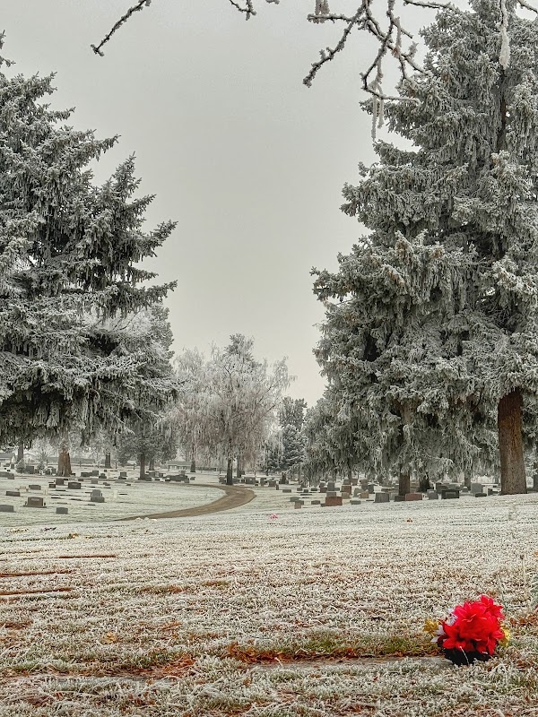 Canyon Hill Cemetery grounds