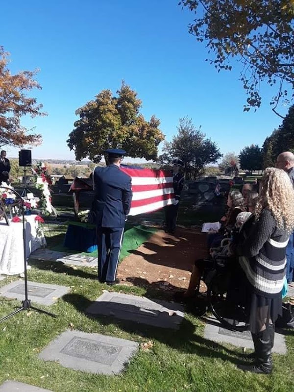 Canyon Hill Cemetery grounds