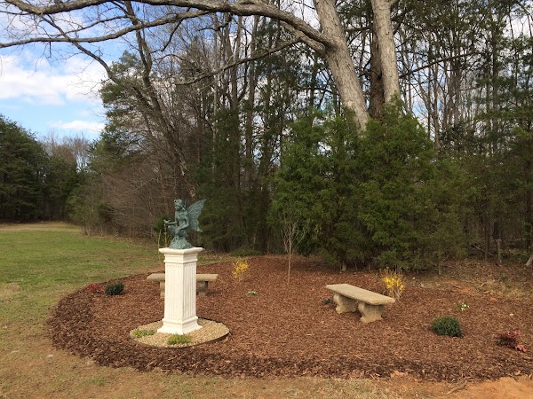 Carolina Memorial Park grounds